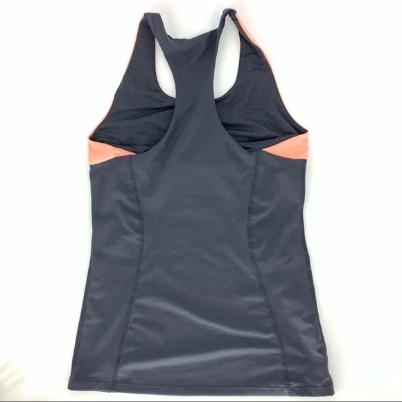 GAP Body Racerback Tank Top with Built-In Bra - Picture 2 of 7